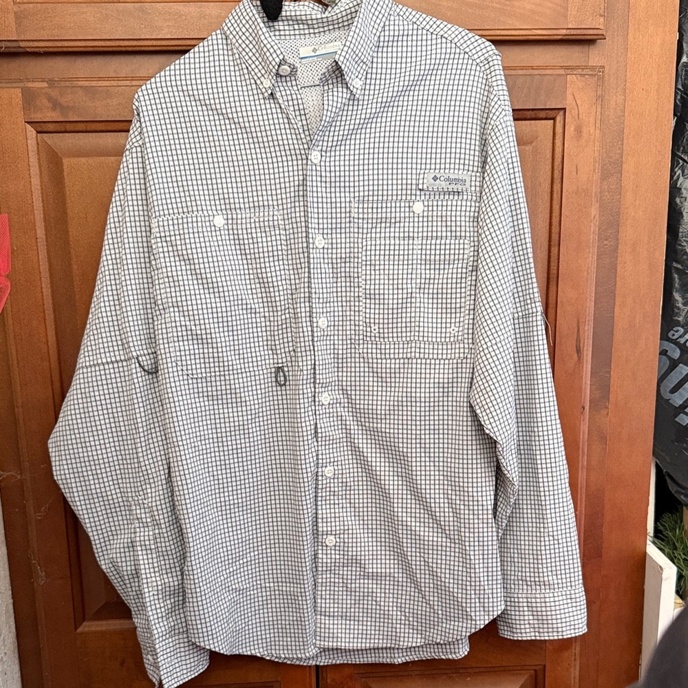 Columbia Black and White Checkered Shirt 100% polyester lightweight sportswear